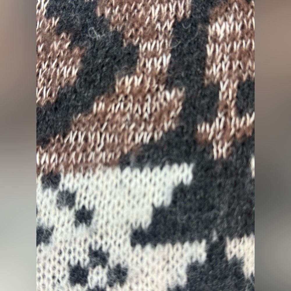 Patterned Knit Women's Top - Picture 5 of 6
